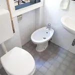 Apartament Spacious First-floor Flat Near The