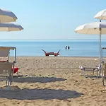 Spacious First-floor Flat Near The * Eraclea Mare