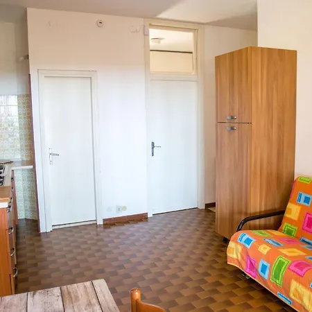 Spacious First-floor Flat Near The Eraclea Mare