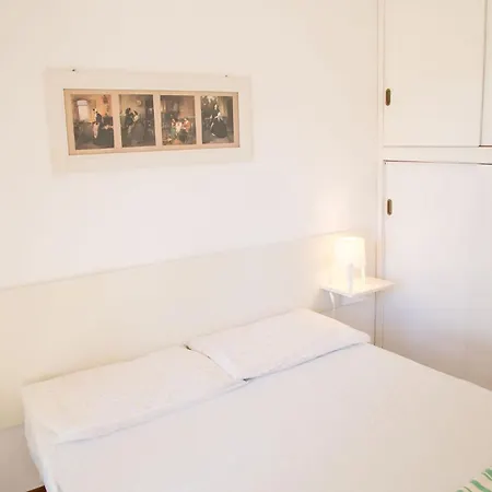 Spacious First-floor Flat Near The *