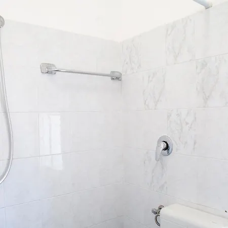 Spacious First-floor Flat Near The Eraclea Mare
