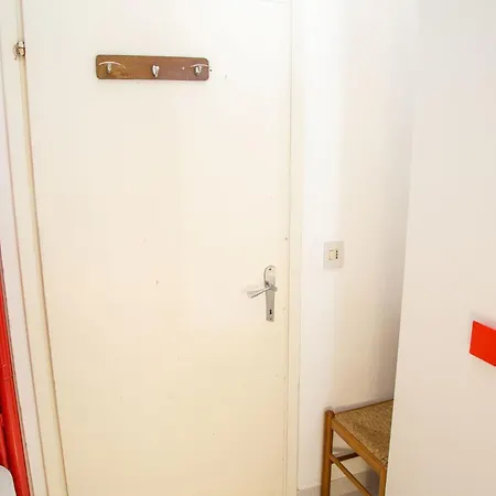 Spacious First-floor Flat Near The Apartmán Eraclea Mare