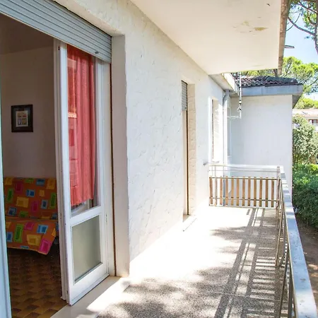Apartmán Spacious First-floor Flat Near The *