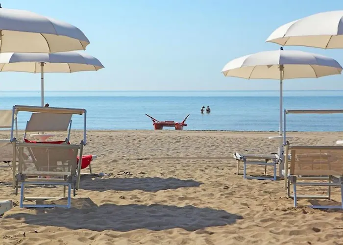 Spacious First-floor Flat Near The * Eraclea Mare