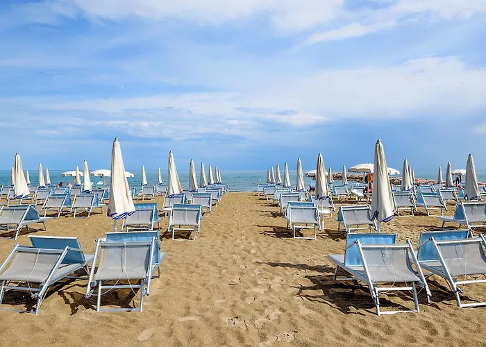 Spacious First-floor Flat Near The * Eraclea Mare