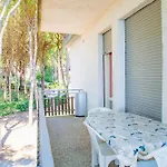 דירה Spacious First-floor Flat Near The *