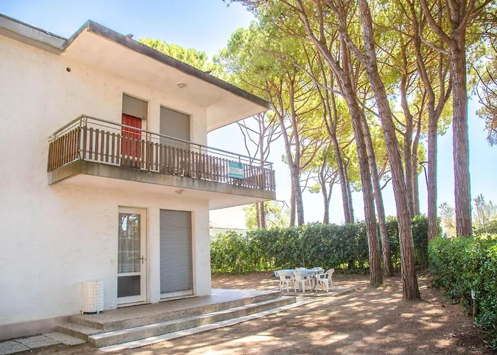 Spacious First-floor Flat Near The * Eraclea Mare