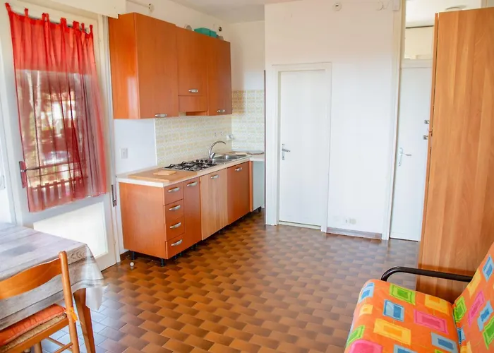 아파트 Spacious First-floor Flat Near The