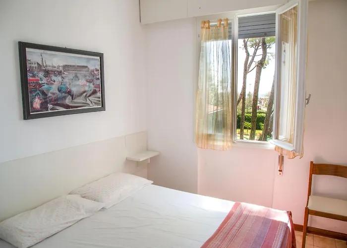 Apartman Spacious First-floor Flat Near The Eraclea Mare