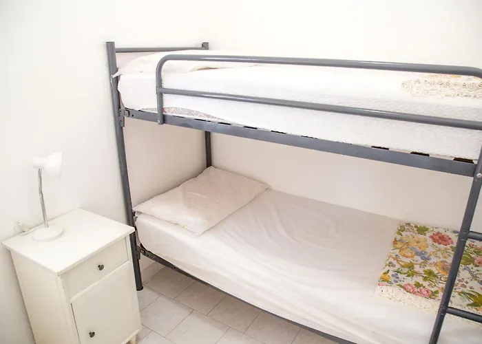 아파트 Spacious First-floor Flat Near The 에라클레아 마레