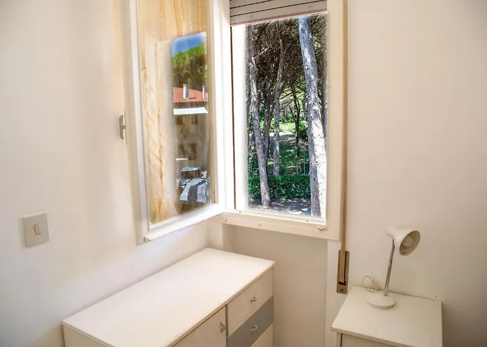 Spacious First-floor Flat Near The * 에라클레아 마레