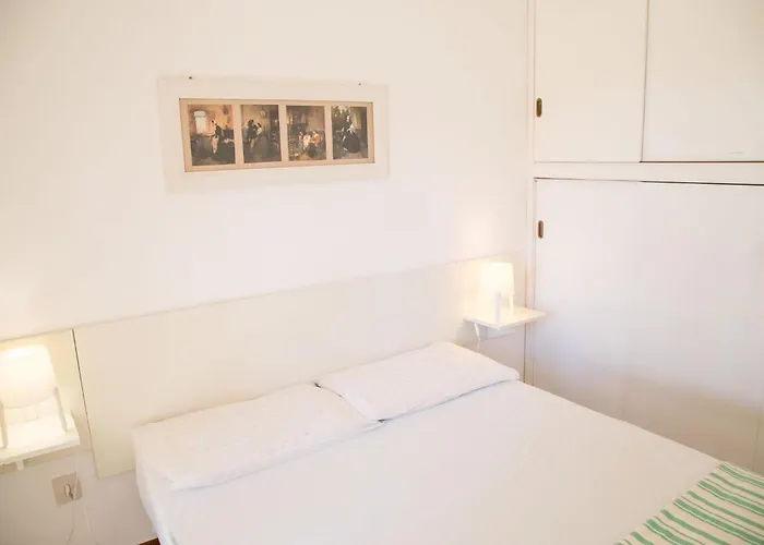 Spacious First-floor Flat Near The *
