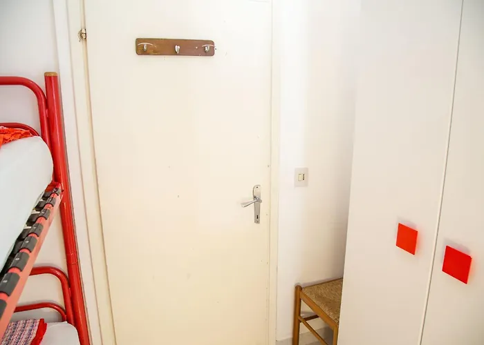 Spacious First-floor Flat Near The 아파트 에라클레아 마레