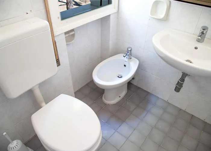 아파트 Spacious First-floor Flat Near The
