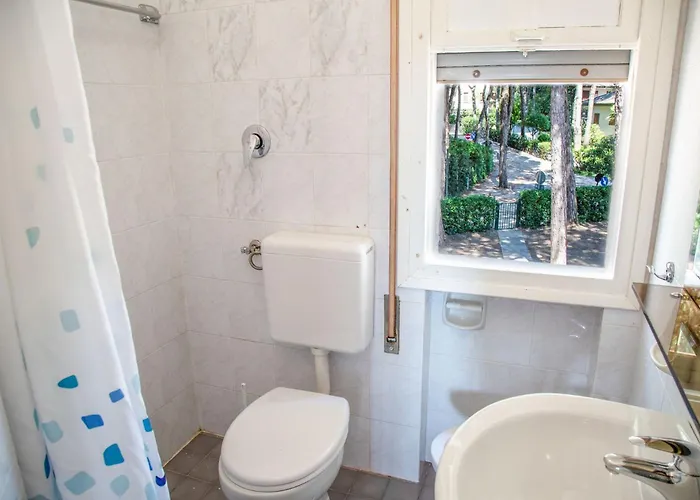 Spacious First-floor Flat Near The 에라클레아 마레